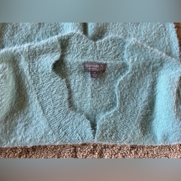 Cupcake Clothing LTD Francesca’s V-Neck Sweater, XS.  61% Polyamide 39%Acryclic - Picture 3 of 4